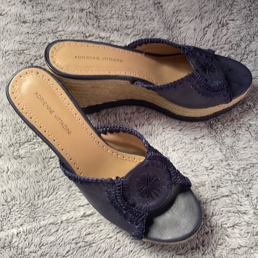 Adrienne Vittadini Navy Wedge heels in size 8